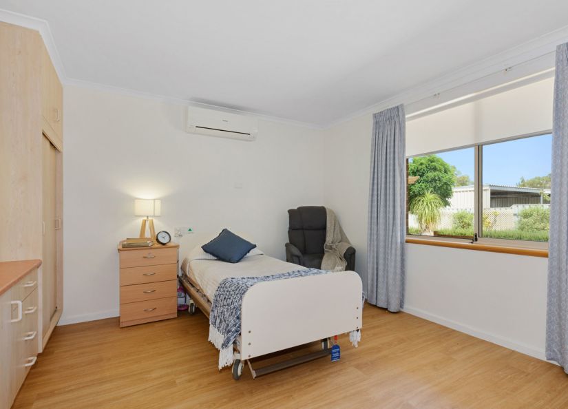 Eldercare South Park standard room