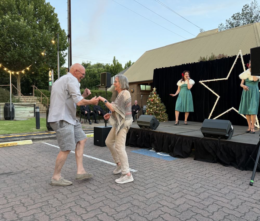 Eldercare The Lodge - Christmas in the Garden 24