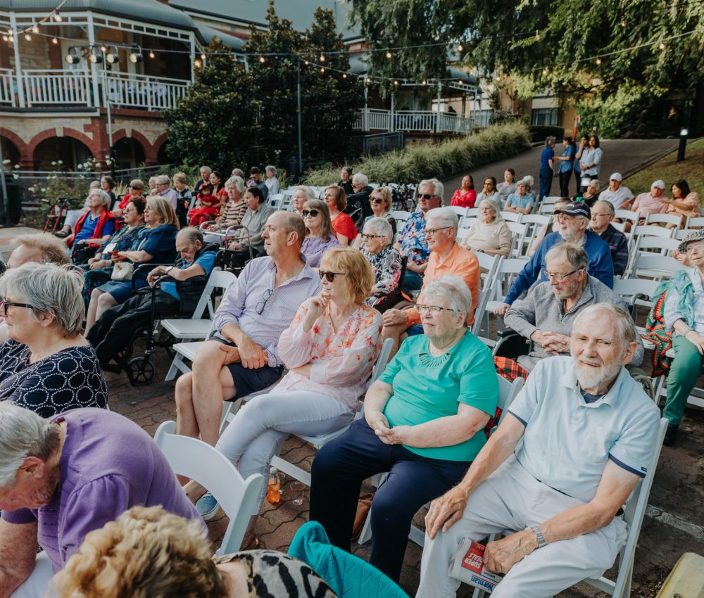 Eldercare The Lodge - Christmas in the Garden 12