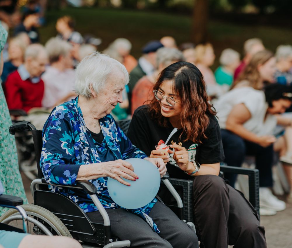 Eldercare The Lodge - Christmas in the Garden 10