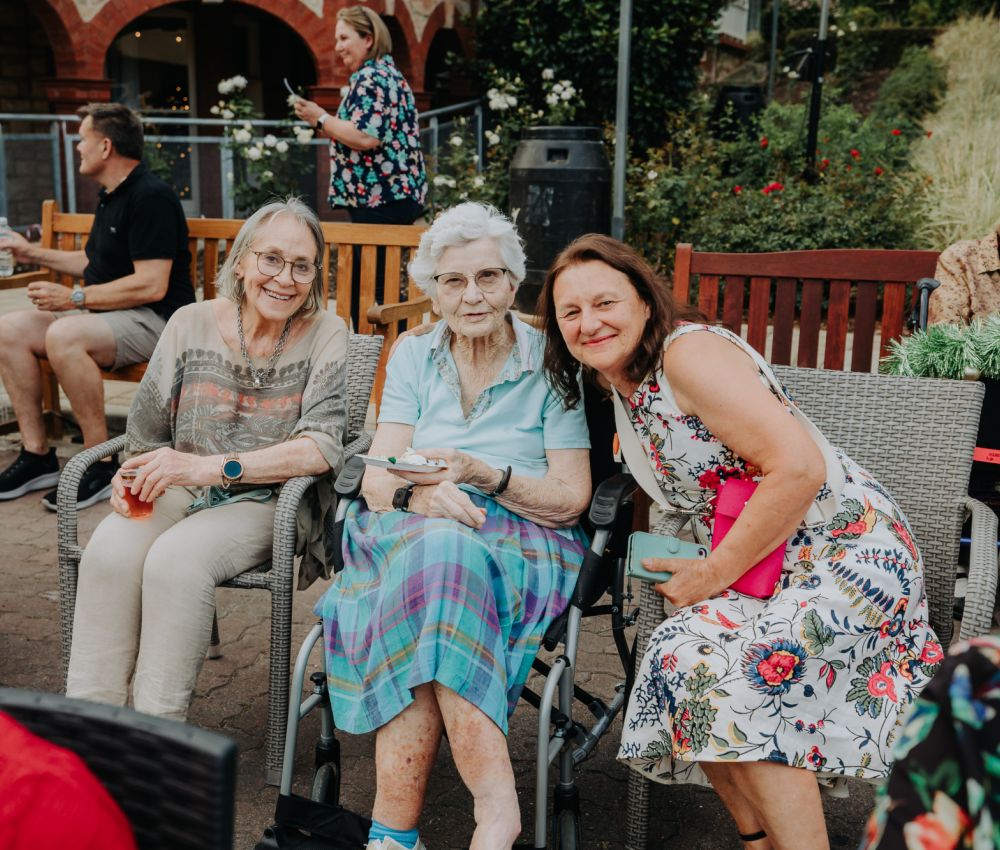 Eldercare The Lodge - Christmas in the Garden 9