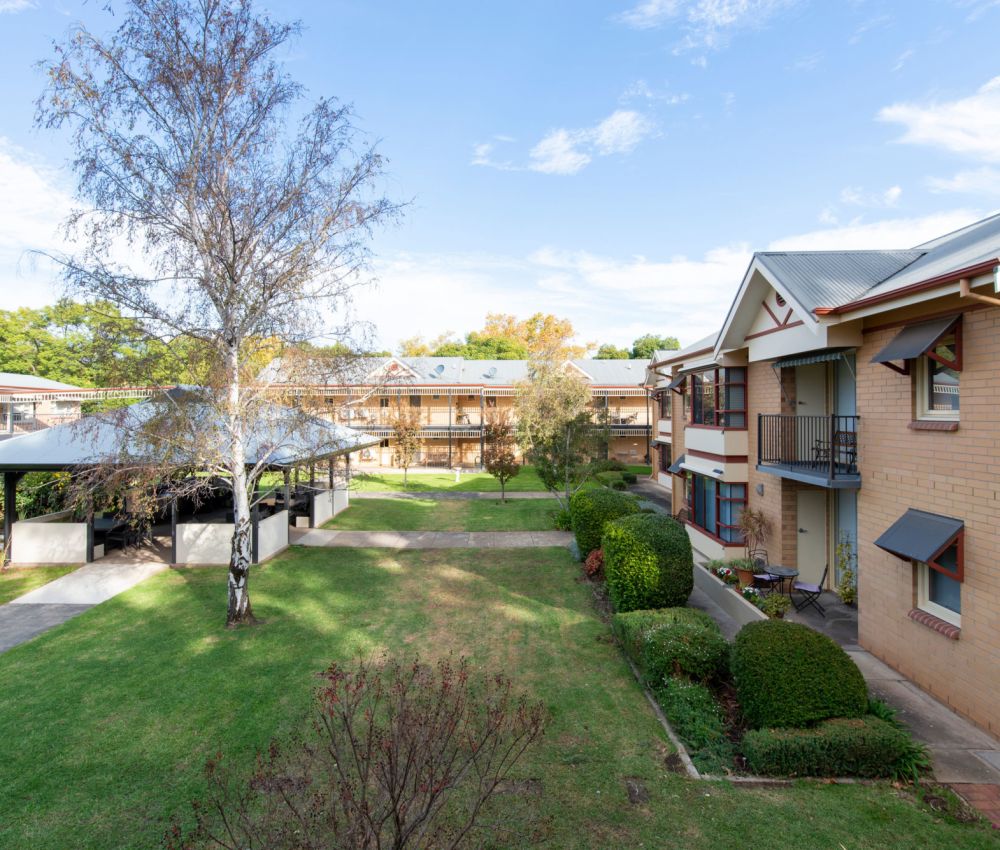 Eldercare Kingsborough Retirement Living outdoor entertaining area.