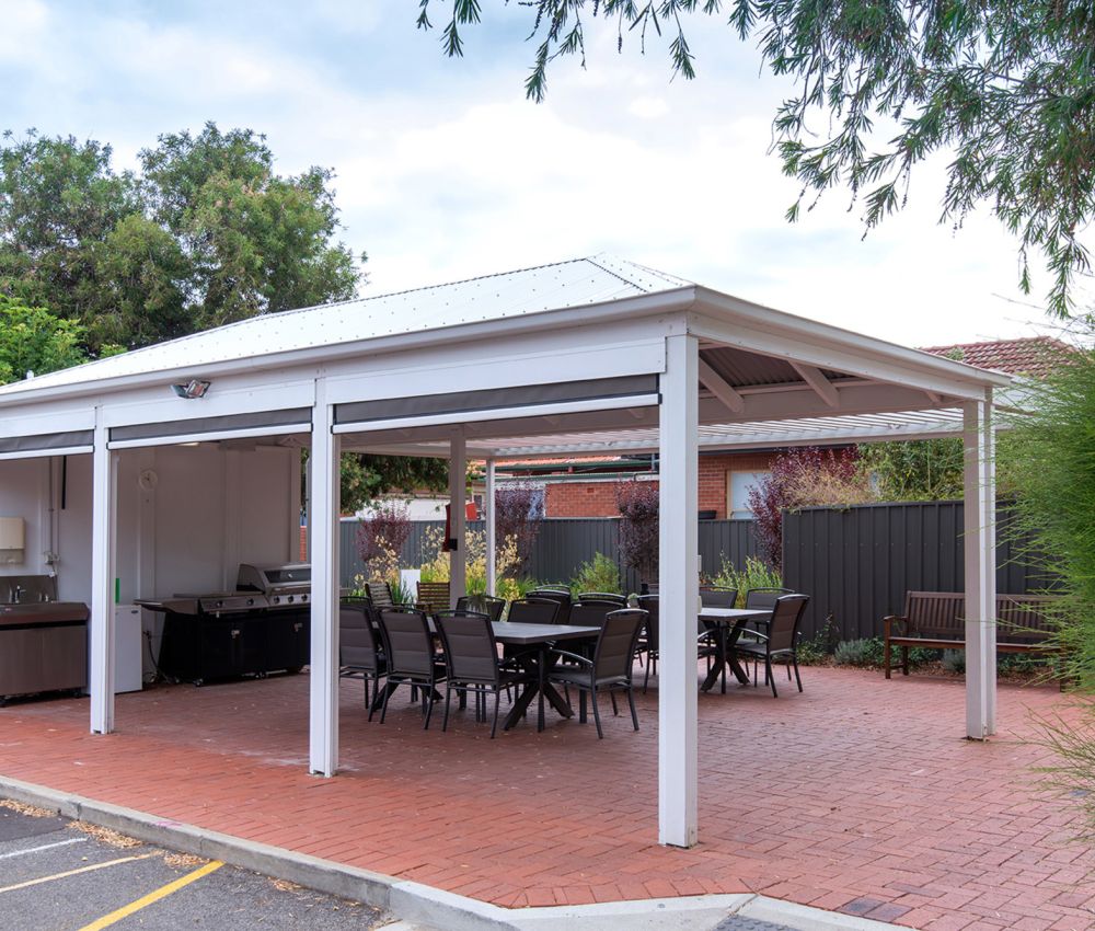 Eldercare Oxford Retirement Living outdoor entertaining area.